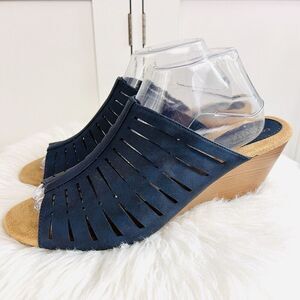 Croft & Barrow Ortholite Navy Blue Laser Cut Wedge Slip on Sandals Size 10M